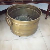 Portavasi  / Fioriera in metallo dorato come foto