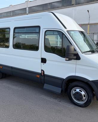 Minibus/ Daily 21 posti