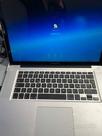 MacBook Pro 15  8Gb Ram  512Gb SSD , Intel Co