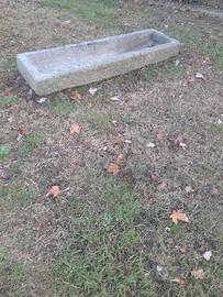 Abbeveratoio in pietra