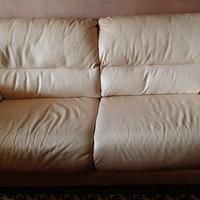 coppia divani in pelle 3 più 2 posti 