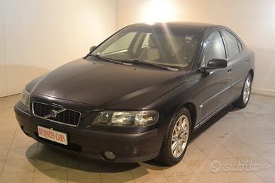 VOLVO S60 2.4 D5 20V cat Momentum