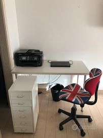 Scrivania, cassettiera, sedia , cestino