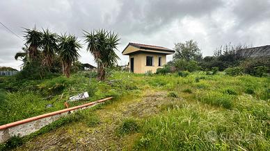 Terreno agricolo 1400 mq cn casetta 12mq catastata