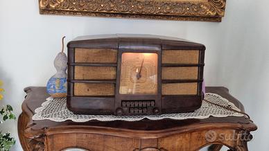 RADIO G.E.C. IN BACHELITE A VALVOLE