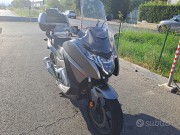 Honda integra 750