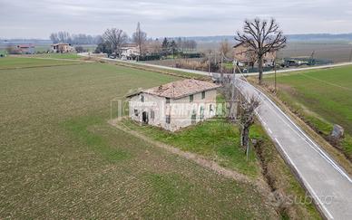 RUSTICO CON TERRENO IN CAMPAGNA