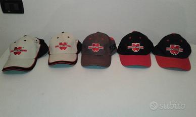 Serie di cappelli da lavoro e sportivi originali