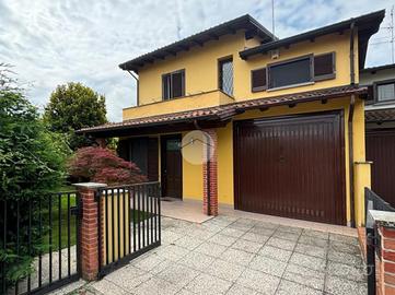VILLA A SCHIERA A PORTALBERA