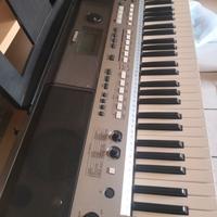 Tastiera Yamaha PSR- E443