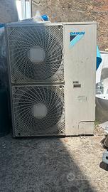 Unità esterna in pompa di calore daikin
