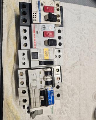 6 INT. SIEMENS,BITICINO,TELEMECANIQUE,SCHNEIDER