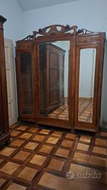 Armadio con specchio