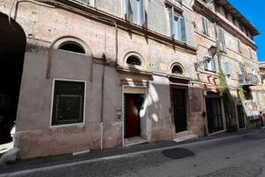 Zagarolo: locale negozio centro paese