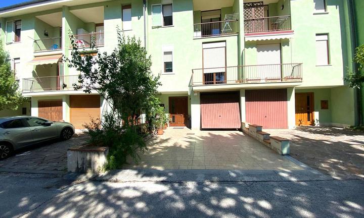 Villa a schiera L'Aquila [am6VRG]