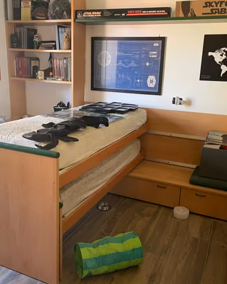 Cameretta con 2 letti scorrevoli