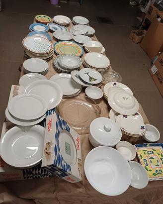 Servizi di piatti e piatti da collezione