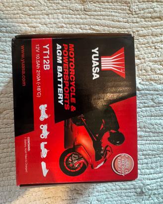 Batteria moto 12 V 10,5Sh YT12B