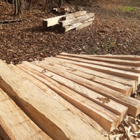 Travi squadrate ad ascia in legno di castagno