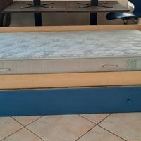 cameretta con due letti