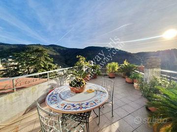 Appartamento di 178 m² con più di 5 locali a Sebor
