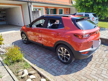 KIA STONIC 2018 con AUSILI DISABILITà