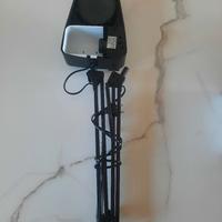 lampada da tavolo orientabile con morsetto