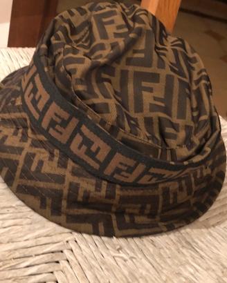 Cappello fendi come nuovo