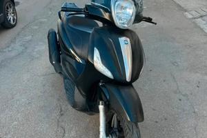 Beverly 350