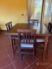 Tavolo da pranzo con 4 sedie