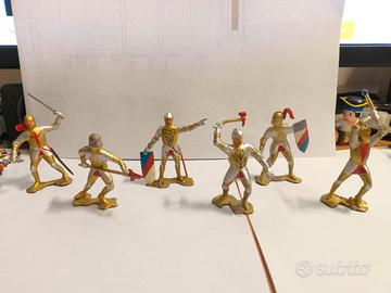 Lotto 6 Soldatini Cane' Scala 1/32 Medievali