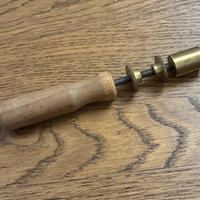 Raro piantachiodi vintage di precisione a spinta