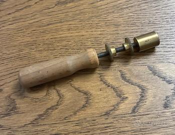 Raro piantachiodi vintage di precisione a spinta