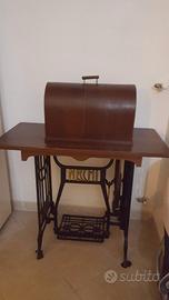 Macchina da cucire Necchi