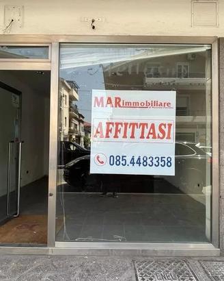 LOCALE COMMERCIALE FRONTE STRADA