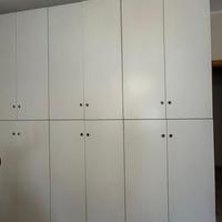 Grande armadio bianco