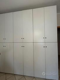 Grande armadio bianco
