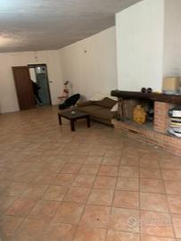 Openspace uso laboratorio magazzino appartamento