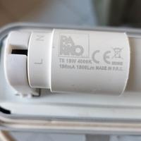 Plafoniera e tubo LED T8 18 watt