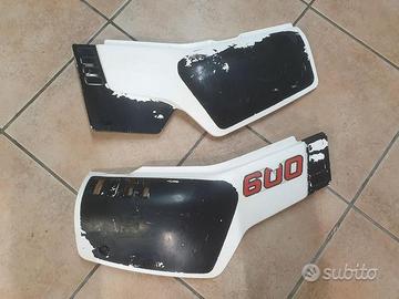 Fianchetti laterali Yamaha XT 600 43F