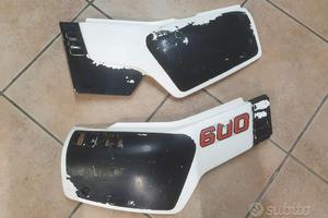 Fianchetti laterali Yamaha XT 600 43F