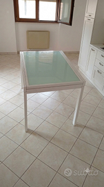 Tavolo da pranzo moderno con piano in vetro (Allun