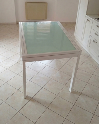 Tavolo da pranzo moderno con piano in vetro (Allun