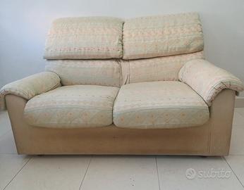 DIVANO LETTO  2 POSTI BUONO STATO 