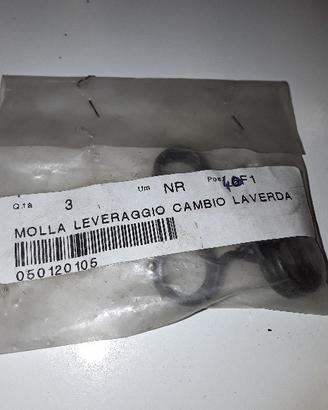 Molla leveraggio cambio laverda cod.050120105