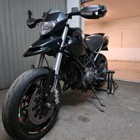 ducati hypermotard 796