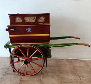 carretto musicale a manovella con  6 sinfonie 