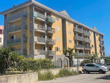 Viale scala greca appartamento e garage