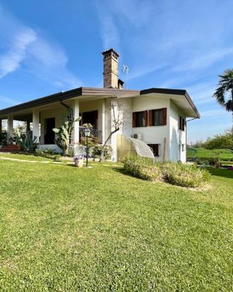 VILLA CON PARCO - efficienza e riservatezza!