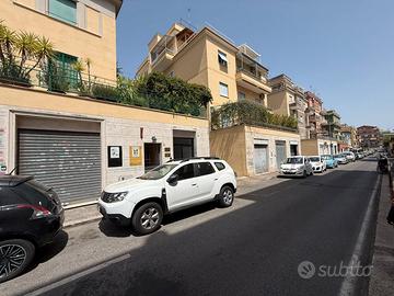 Montemario - locale c/1
